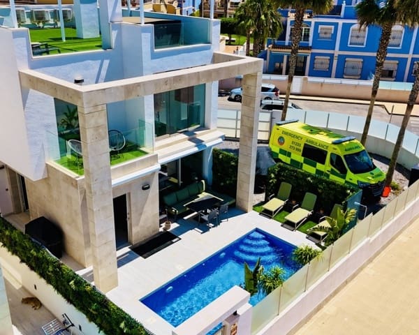3 soverom Villa til salgs i Cabo Roig, Orihuela med svømmebasseng - € 695 000 (Ref: 8785562)