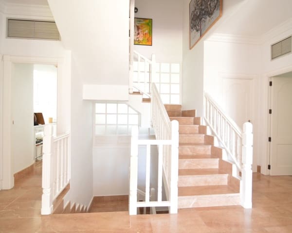 4 sypialnia Willa na sprzedaż w La Torreta, Torrevieja z basenem - 890 000 € (Ref: 8785564)