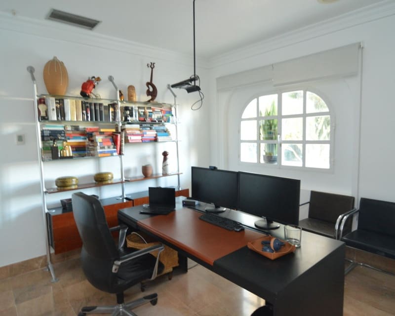 Chalet de 4 habitaciones en La Torreta en venta con piscina - 890.000 € (Ref: 8785564)