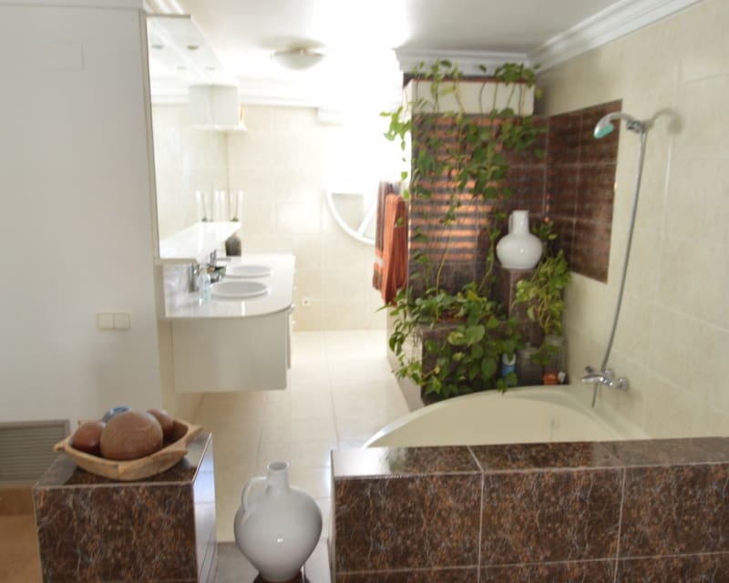 Chalet de 4 habitaciones en La Torreta en venta con piscina - 890.000 € (Ref: 8785564)