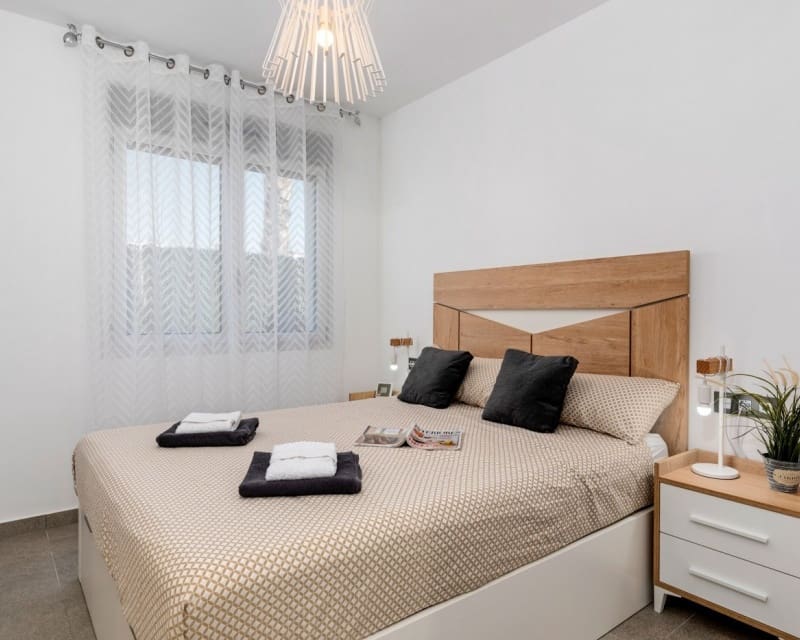 3 slaapkamer Villa te koop in El Raso met zwembad - € 445.000 (Ref: 8800194)