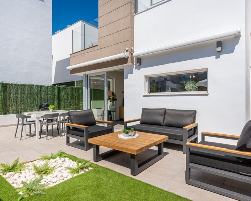 3 slaapkamer Villa te koop in El Raso met zwembad - € 445.000 (Ref: 8800194)