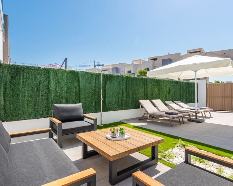 3 slaapkamer Villa te koop in El Raso met zwembad - € 445.000 (Ref: 8800194)