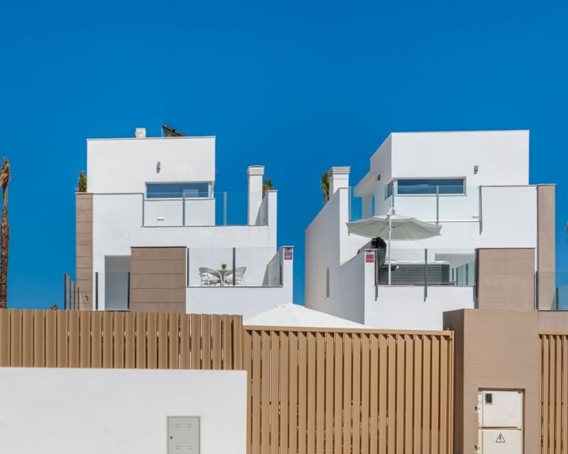 3 slaapkamer Villa te koop in El Raso met zwembad - € 445.000 (Ref: 8800194)