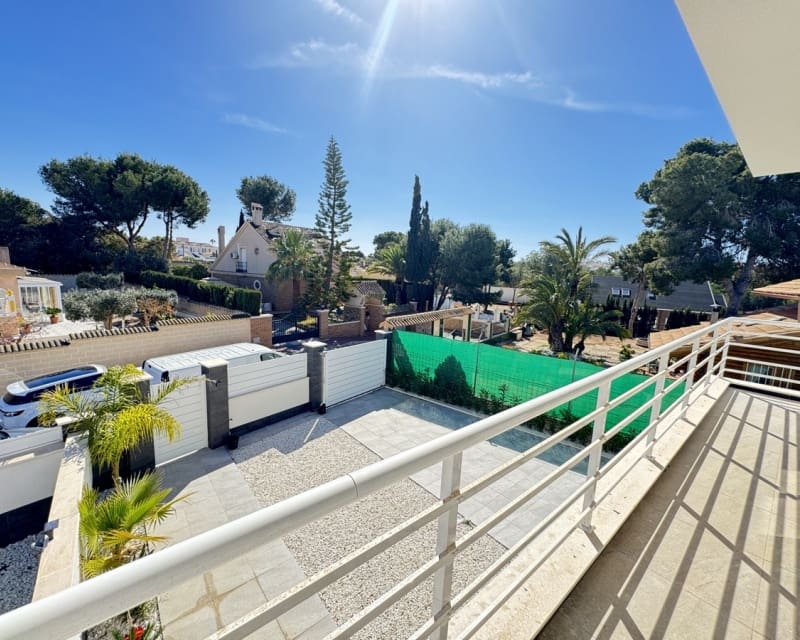 4 slaapkamer Villa te koop in Los Balcones met zwembad - € 599.000 (Ref: 8815004)