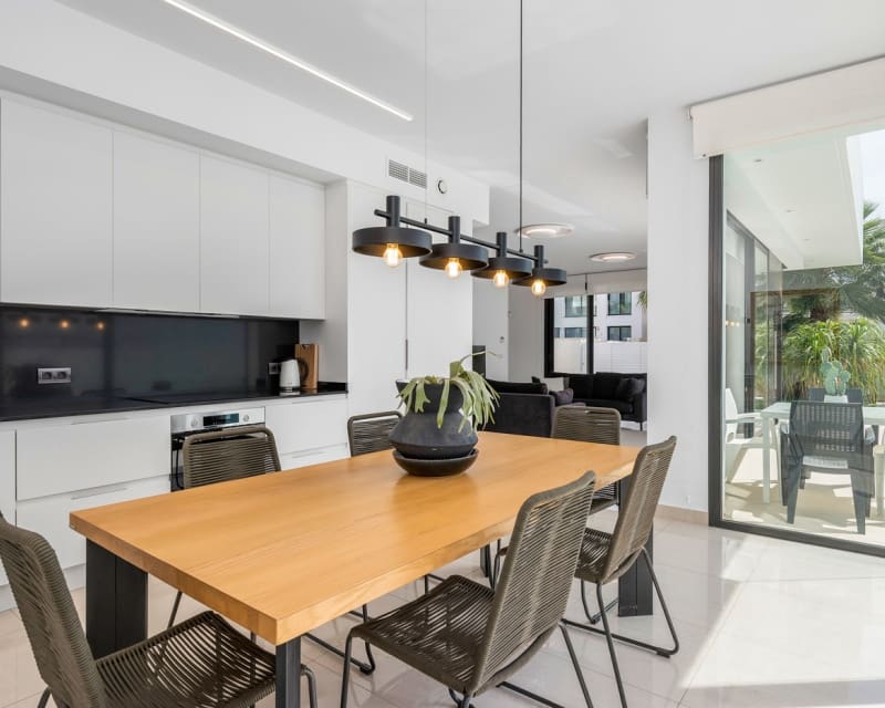 4 makuuhuone Huvila myytävänä paikassa Ciudad Quesada mukana uima-altaan - 640 000 € (Ref: 8830361)