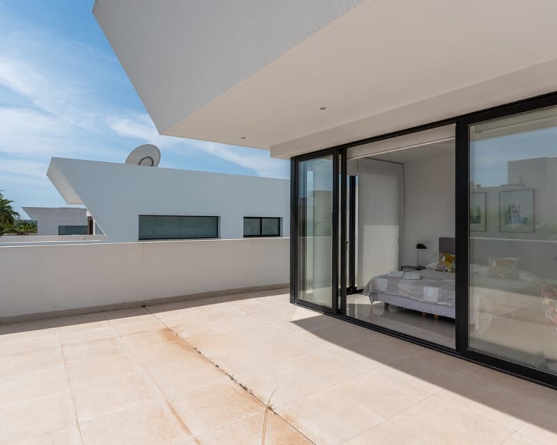 4 makuuhuone Huvila myytävänä paikassa Ciudad Quesada mukana uima-altaan - 640 000 € (Ref: 8830361)