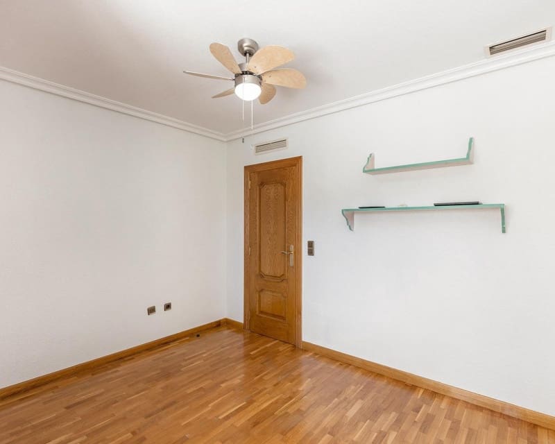 5 slaapkamer Villa te koop in La Torreta met zwembad - € 780.000 (Ref: 8861562)