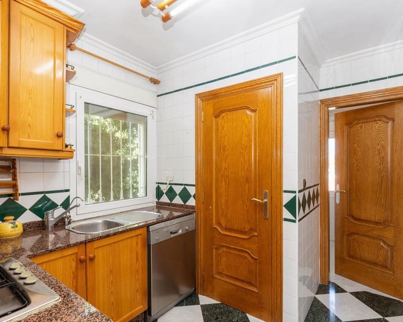 5 slaapkamer Villa te koop in La Torreta met zwembad - € 780.000 (Ref: 8861562)