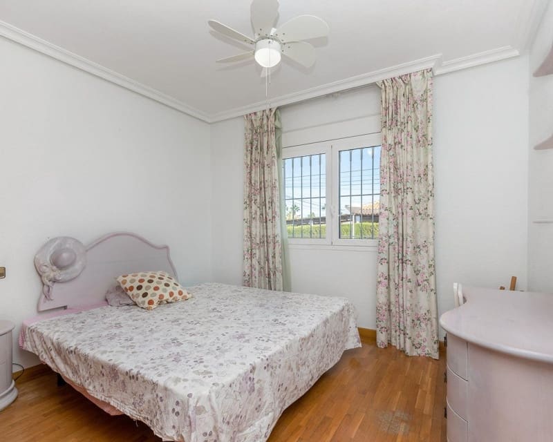 5 slaapkamer Villa te koop in La Torreta met zwembad - € 780.000 (Ref: 8861562)