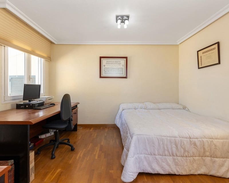 5 slaapkamer Villa te koop in La Torreta met zwembad - € 780.000 (Ref: 8861562)