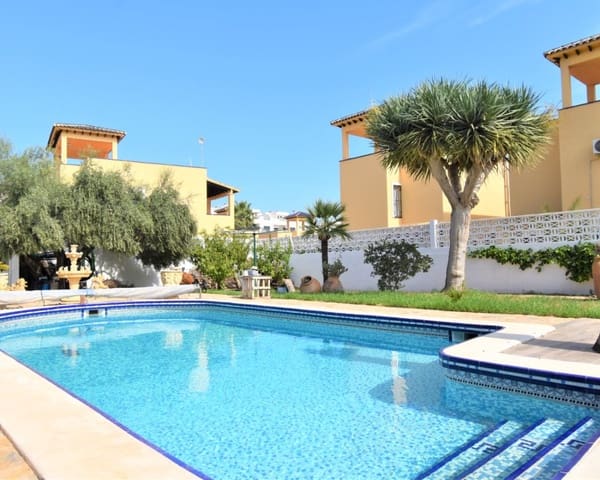 4 Zimmer Villa zu verkaufen in Villamartin, Orihuela mit Pool - 630.000 € (Ref: 8861568)