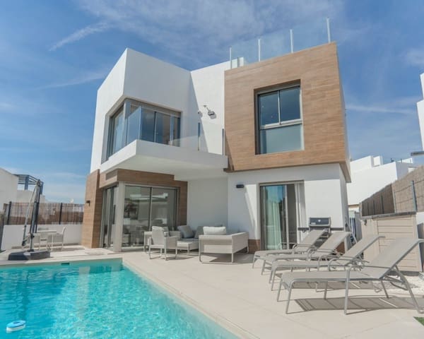 4 soveværelse Villa til salg i Villamartin, Orihuela med swimmingpool - € 475.000 (Ref: 8945331)