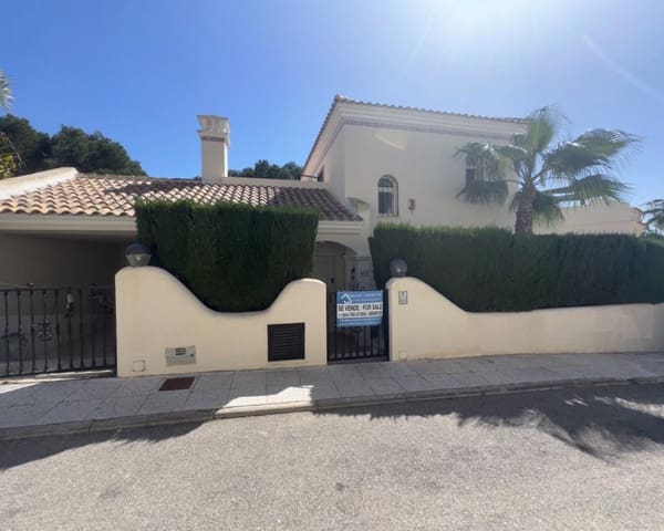 5 soveværelse Villa til salg i Villamartin, Orihuela med swimmingpool - € 675.000 (Ref: 8945417)