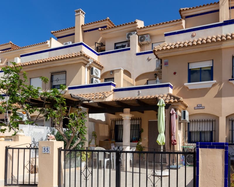 3 soveværelse Byhus til salg i La Zenia med swimmingpool - € 229.900 (Ref: 9027083)