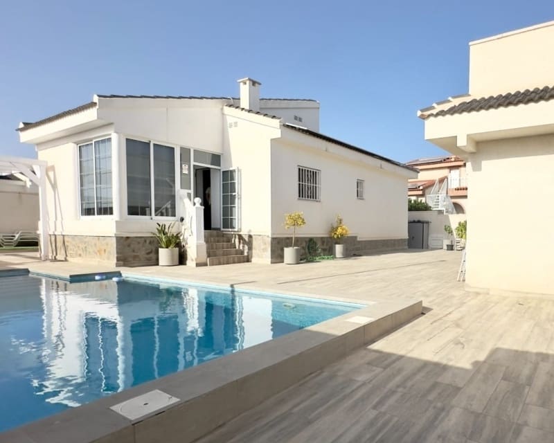 4 Zimmer Villa zu verkaufen in Lo Pepin mit Pool - 450.000 € (Ref: 9136367)