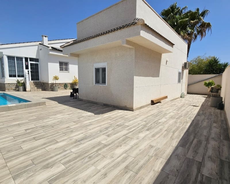 4 Zimmer Villa zu verkaufen in Lo Pepin mit Pool - 450.000 € (Ref: 9136367)