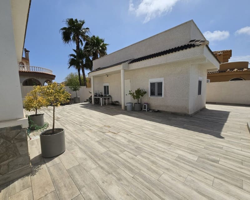 4 Zimmer Villa zu verkaufen in Lo Pepin mit Pool - 450.000 € (Ref: 9136367)