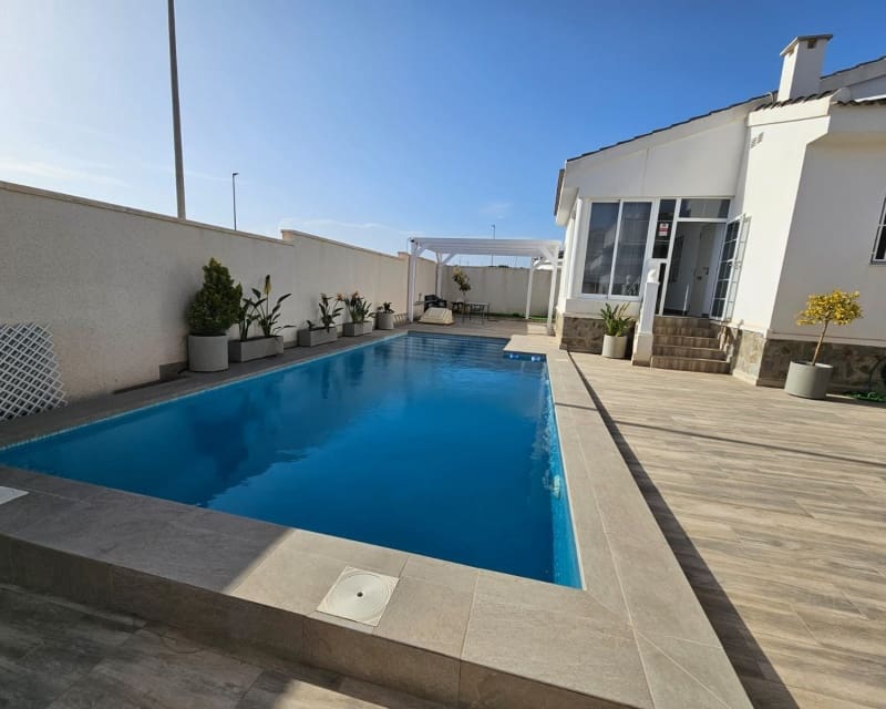 4 Zimmer Villa zu verkaufen in Lo Pepin mit Pool - 450.000 € (Ref: 9136367)