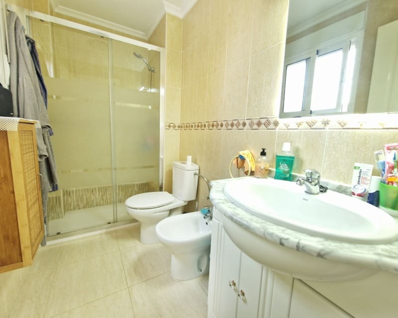 2 sovrum Lägenhet till salu i Daya Nueva med pool - 119 500 € (Ref: 9187709)