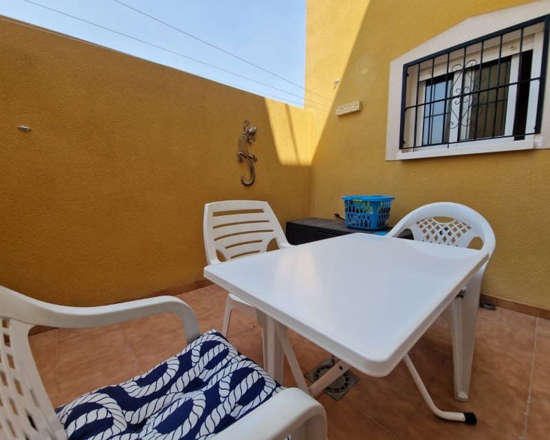 2 sovrum Lägenhet till salu i Daya Nueva med pool - 119 500 € (Ref: 9187709)