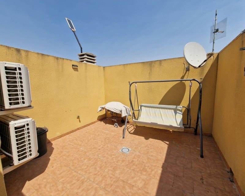 2 sovrum Lägenhet till salu i Daya Nueva med pool - 119 500 € (Ref: 9187709)