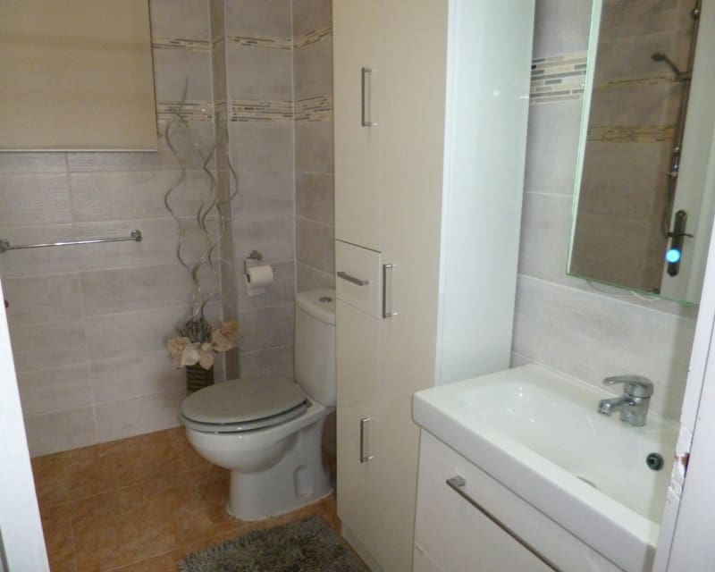 4 makuuhuone Huvila myytävänä paikassa Playa Flamenca - 399 995 € (Ref: 9242409)