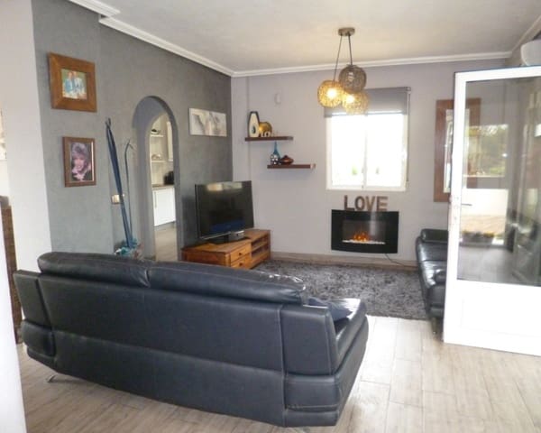 4 makuuhuone Huvila myytävänä paikassa Playa Flamenca, Orihuela - 399 995 € (Ref: 9242409)