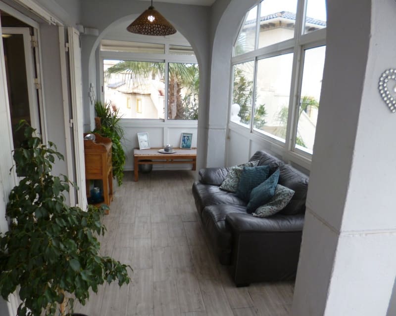 4 makuuhuone Huvila myytävänä paikassa Playa Flamenca - 399 995 € (Ref: 9242409)