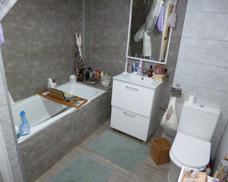 4 makuuhuone Huvila myytävänä paikassa Playa Flamenca - 399 995 € (Ref: 9242409)