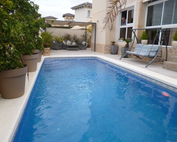 4 makuuhuone Huvila myytävänä paikassa Playa Flamenca, Orihuela - 399 995 € (Ref: 9242409)