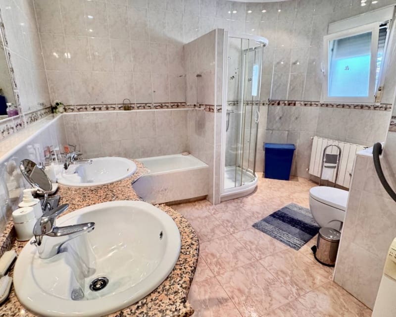 5 soveværelse Villa til salg i Benferri med swimmingpool - € 350.000 (Ref: 9287508)