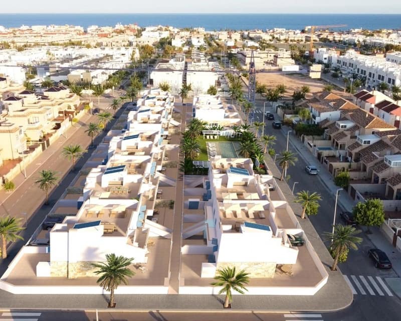 Bungalow de 2 habitaciones en Torre de la Horadada en venta con piscina - 375.000 € (Ref: 9321592)