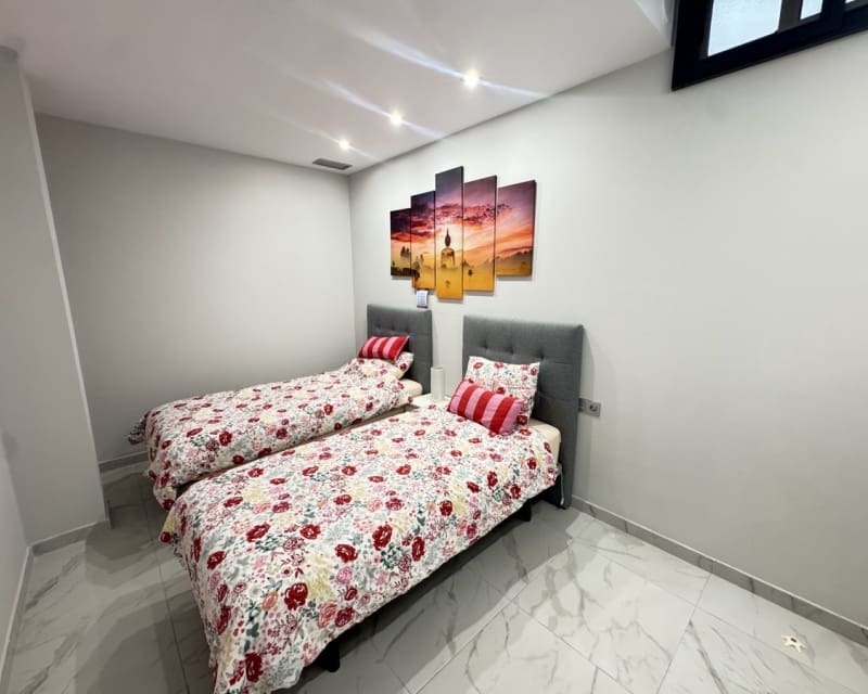 5 slaapkamer Villa te koop in Villamartin met zwembad - € 480.000 (Ref: 9321680)