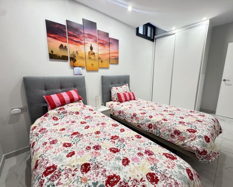 5 slaapkamer Villa te koop in Villamartin met zwembad - € 480.000 (Ref: 9321680)