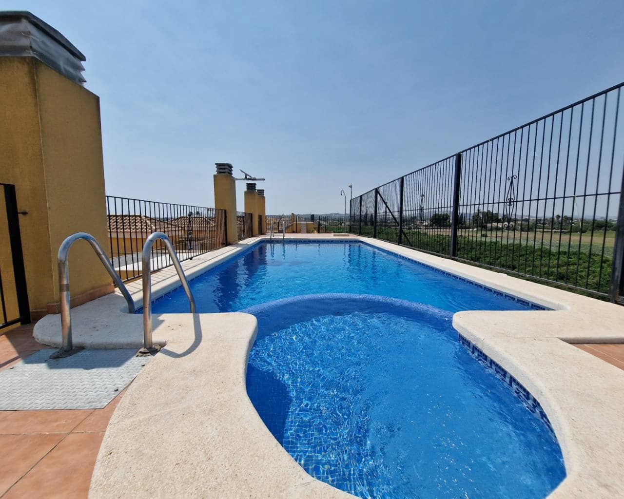 2 chambre Appartement à vendre à Daya Nueva avec piscine - 125 000 € (Ref: 9378898)