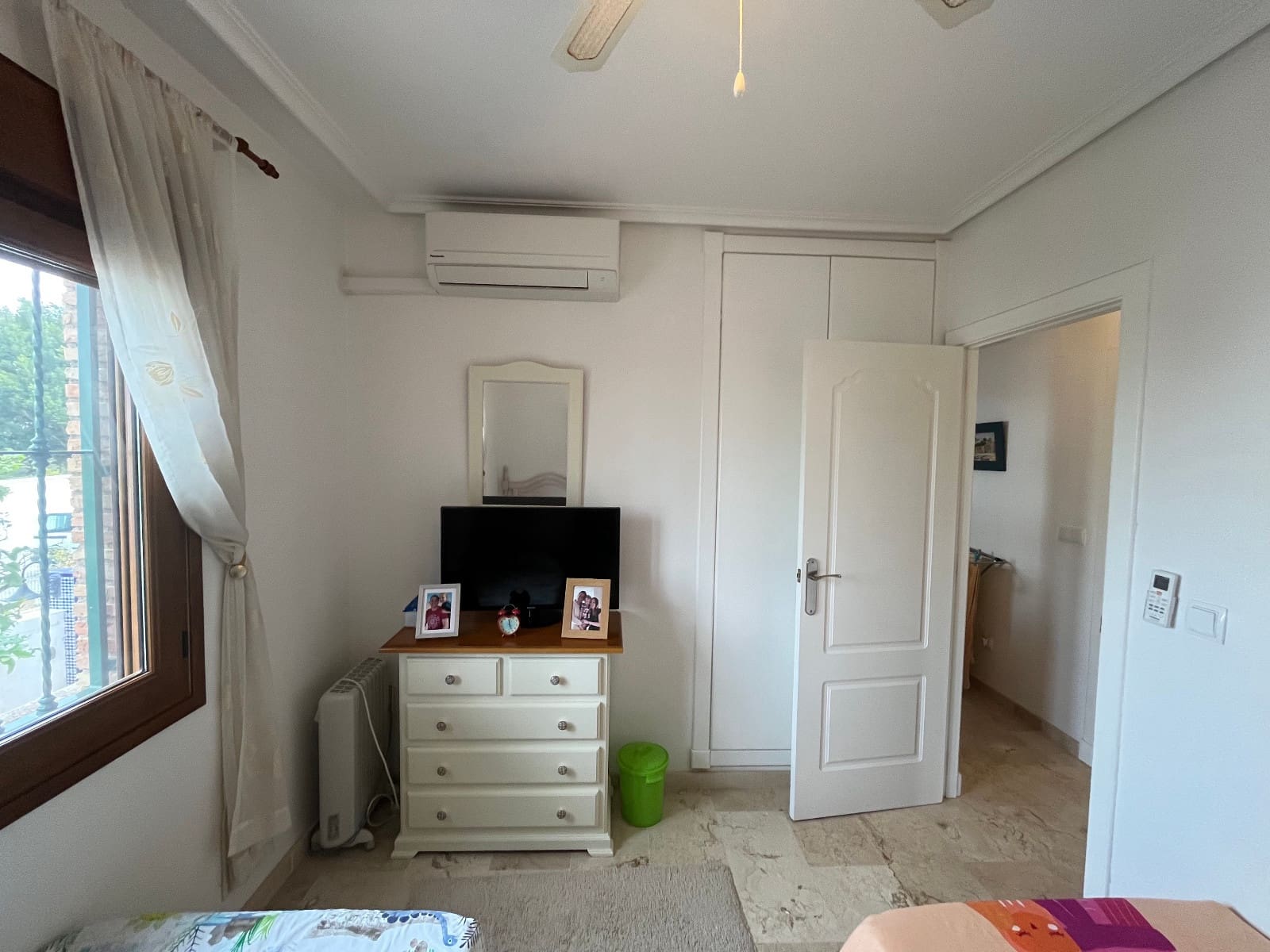 2 soveværelse Lejlighed til salg i Villamartin med swimmingpool - € 199.995 (Ref: 9387731)