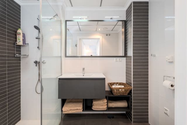 Apartamento de 3 habitaciones en Cabo Roig, Orihuela en venta con piscina - 359.000 € (Ref: 9390753)