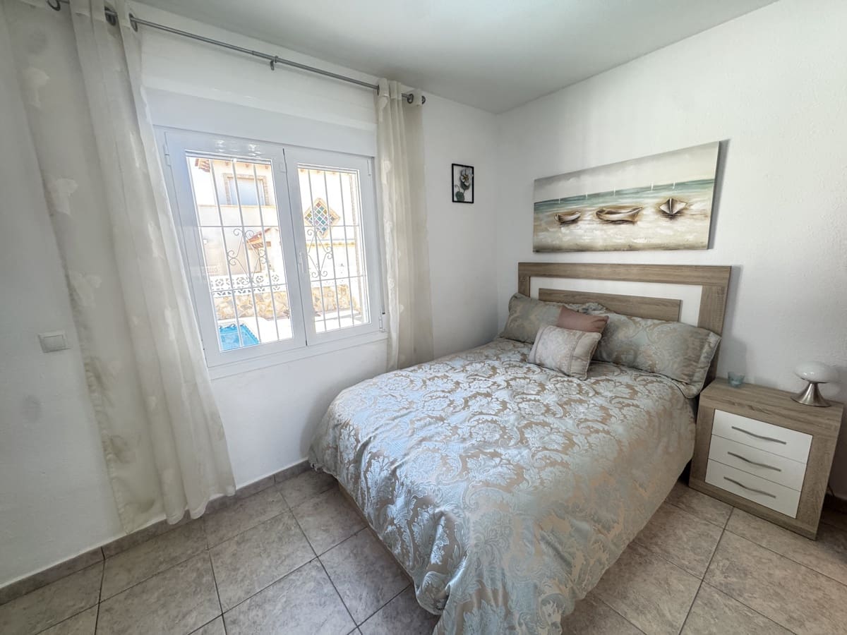 3 bedroom Villa for sale in Blue Lagoon with pool - € 374,995 (Ref: 9393288)