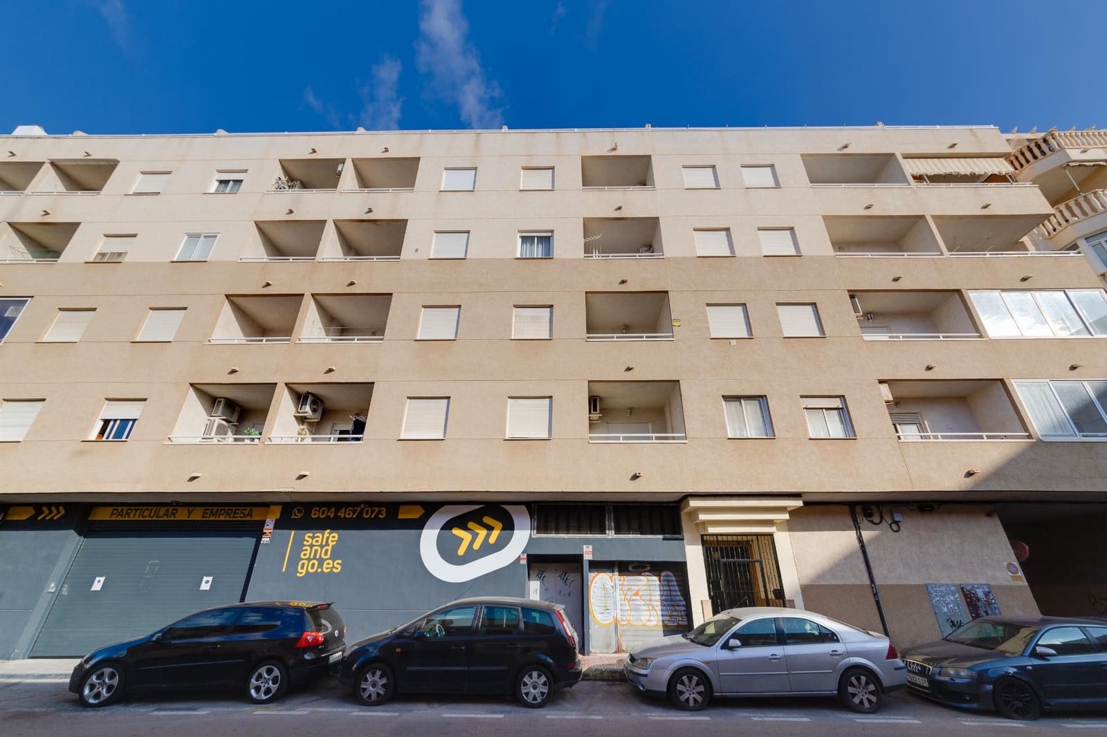 2 slaapkamer Appartement te koop in Torrevieja met zwembad - € 139.500 (Ref: 9398292)