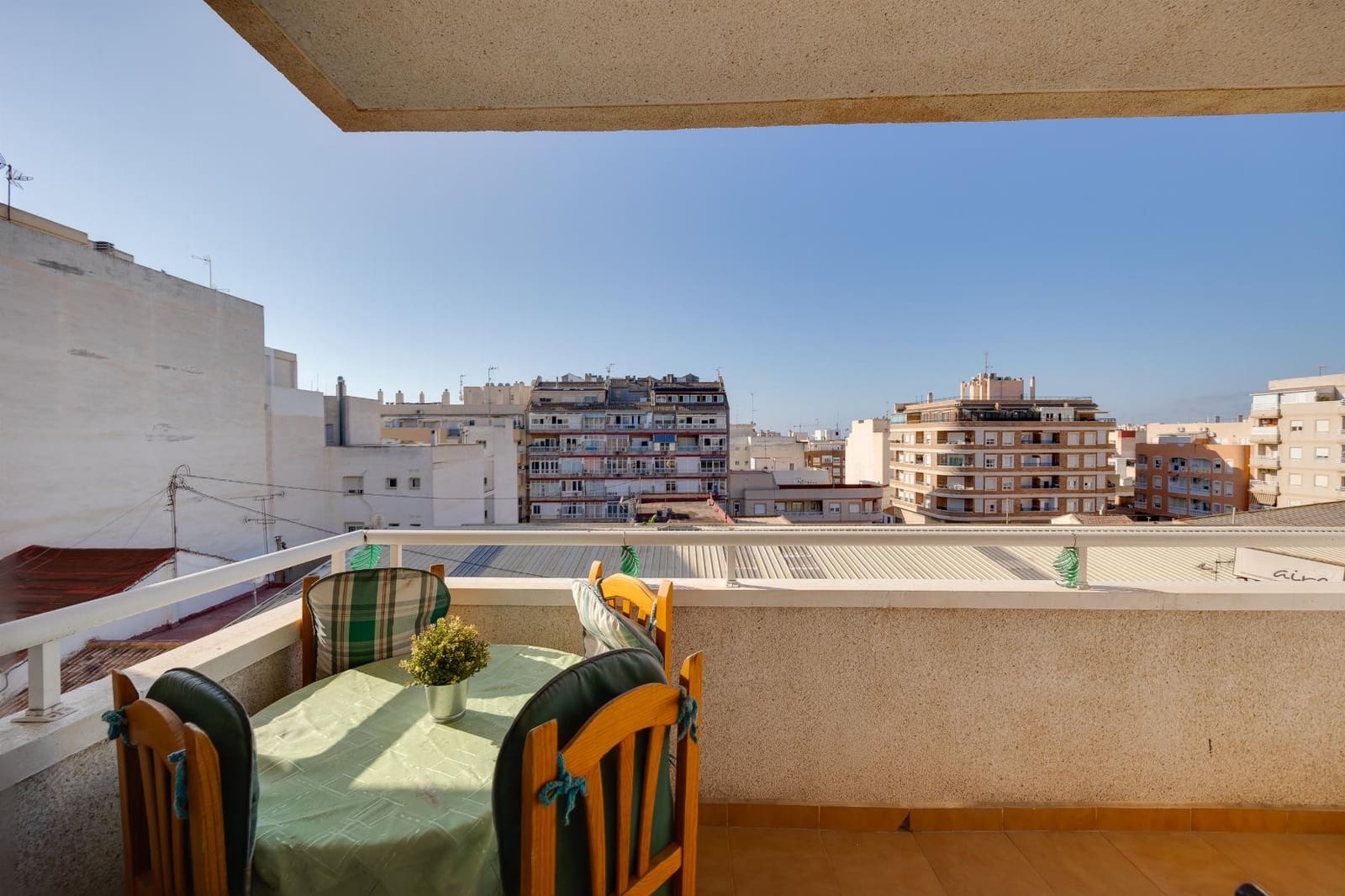 2 slaapkamer Appartement te koop in Torrevieja met zwembad - € 139.500 (Ref: 9398292)