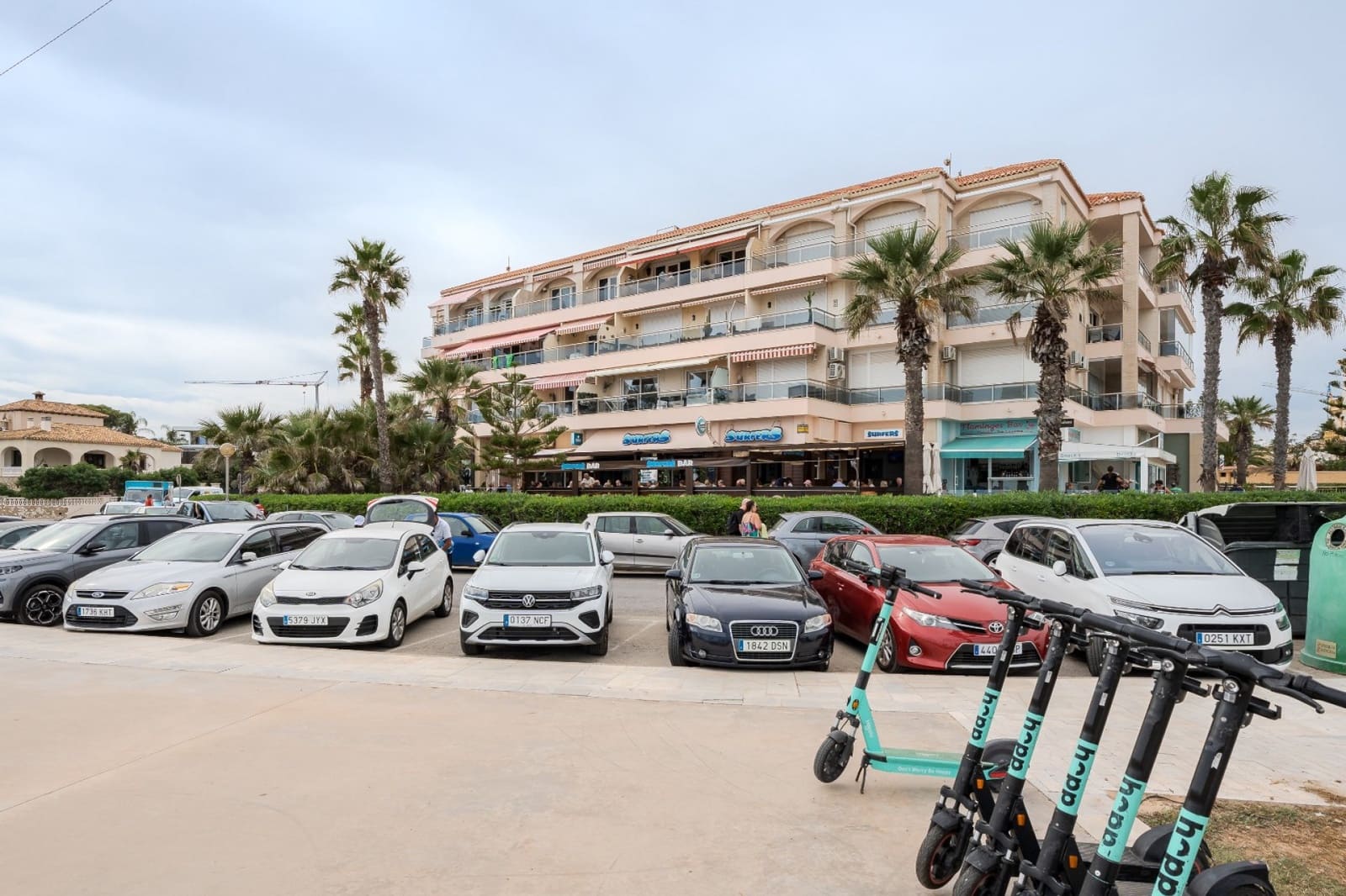 2 sovrum Lägenhet till salu i Playa Flamenca med pool - 380 000 € (Ref: 9398297)