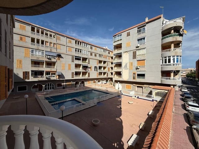 2 bedroom Apartment for sale in Playa del Acequión, Torrevieja with pool - € 134,000 (Ref: 9403203)