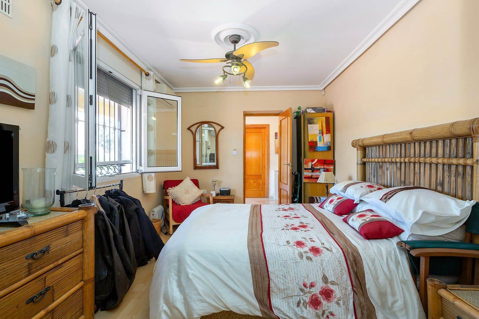 6 chambre Villa/Maison à vendre à Los Balcones avec piscine - 617 000 € (Ref: 9403210)