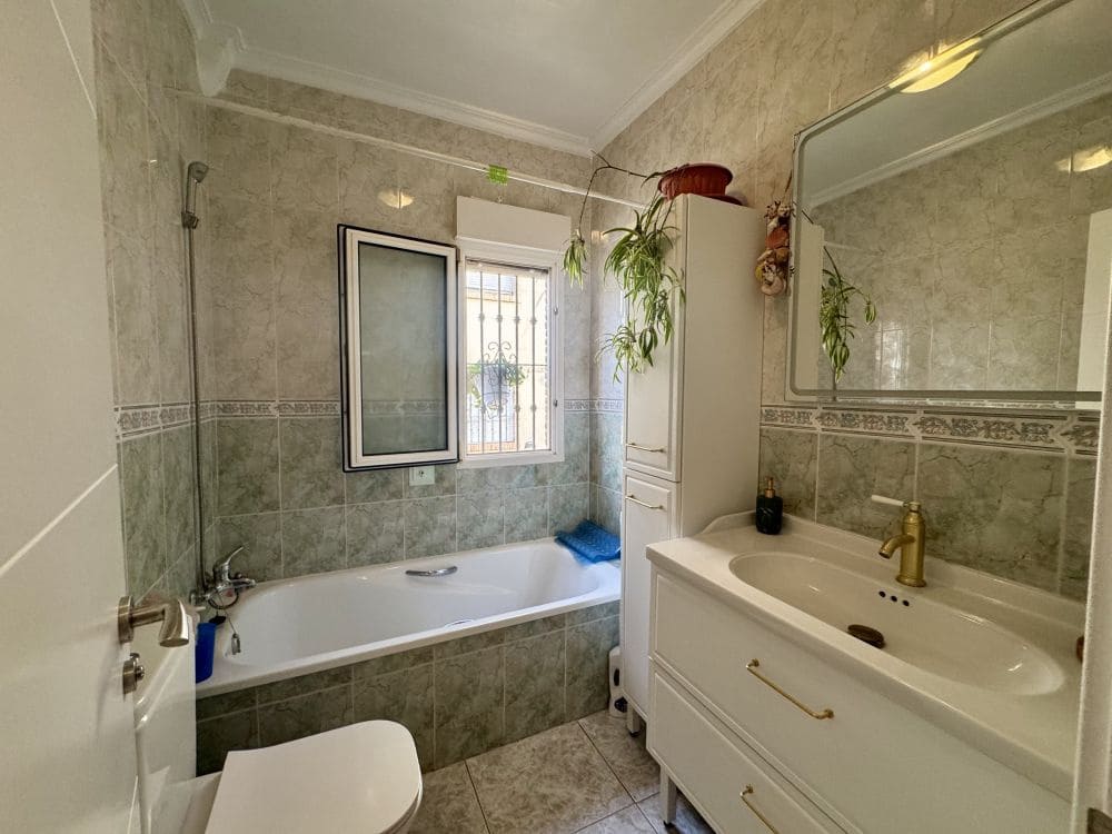 3 slaapkamer Huis te koop in Playa Flamenca met zwembad - € 229.995 (Ref: 9406428)