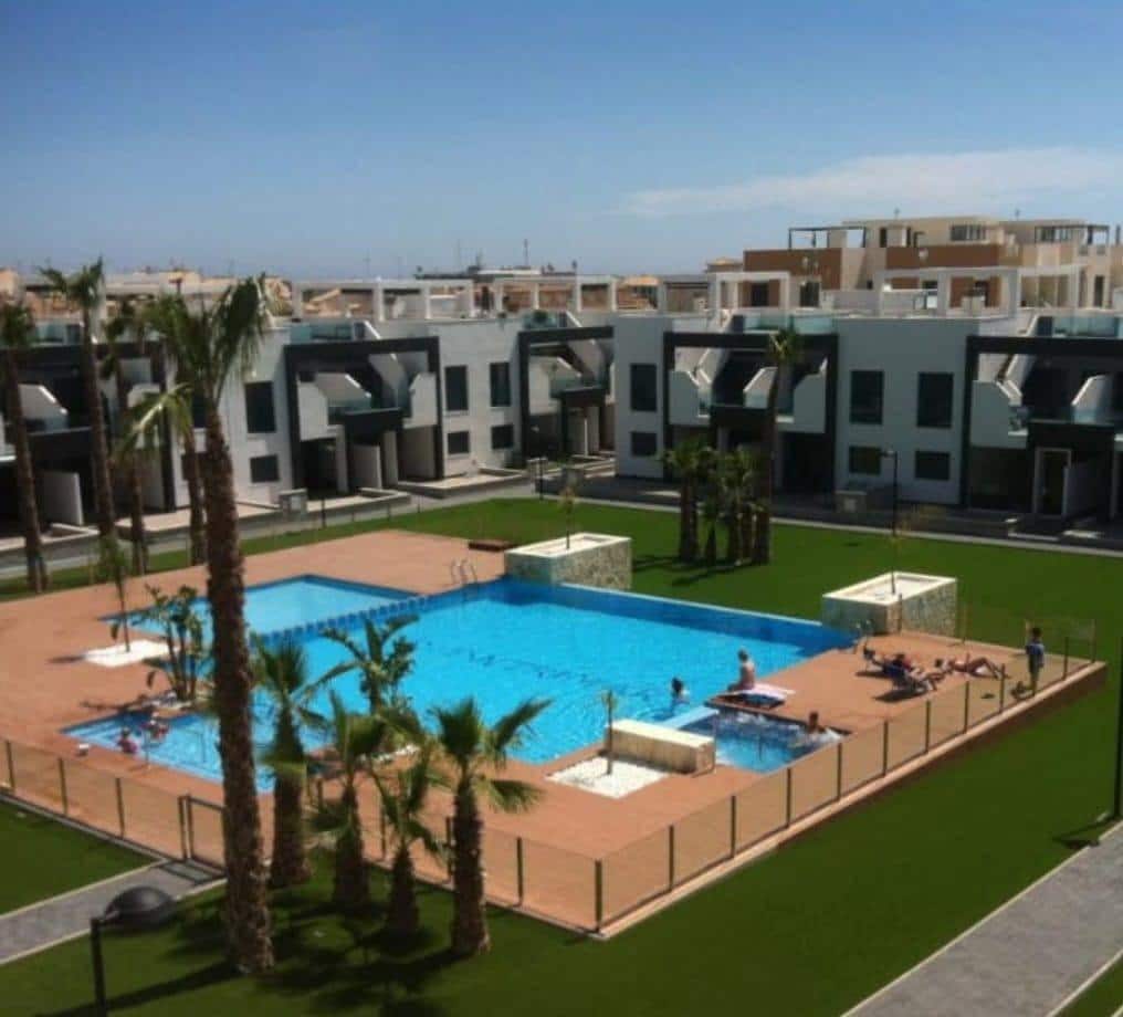 2 sovrum Lägenhet till salu i La Zenia med pool - 289 000 € (Ref: 9410831)