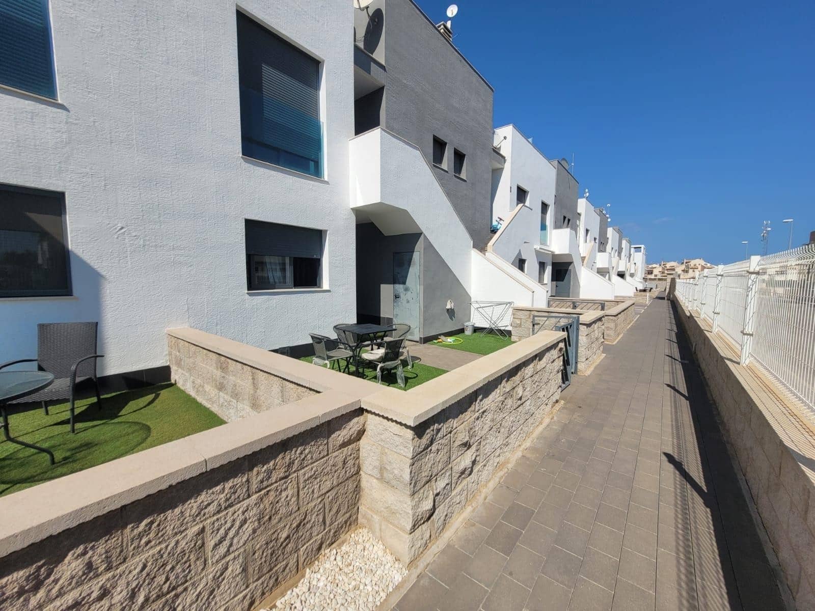 2 sovrum Lägenhet till salu i La Zenia med pool - 289 000 € (Ref: 9410831)
