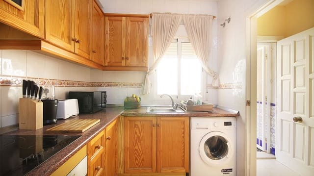 3 bedroom Townhouse for sale in Villamartin, Orihuela with pool - € 164,950 (Ref: 9410832)