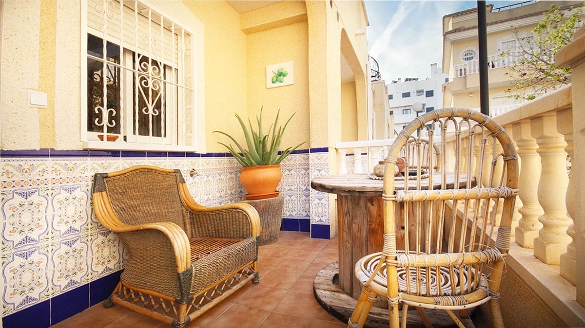 3 bedroom Townhouse for sale in Villamartin with pool - € 164,950 (Ref: 9410832)