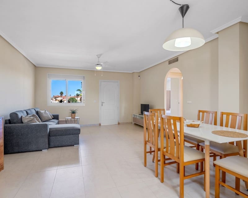 2 soveværelse Lejlighed til salg i Ciudad Quesada med swimmingpool - € 159.000 (Ref: 9415842)